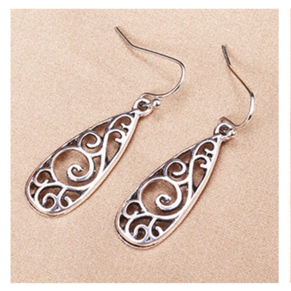 Dainty Filigree Silver Dangle Earrings - Picture 2 of 3